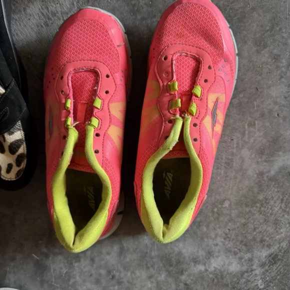Avia size 5 woman’s sneakers - Picture 1 of 5